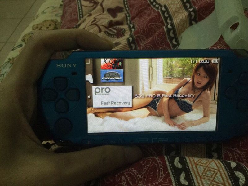 九成新PSP游戏机