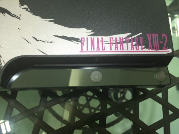 FF13-2限定版主机 体感器 双右手和游戏