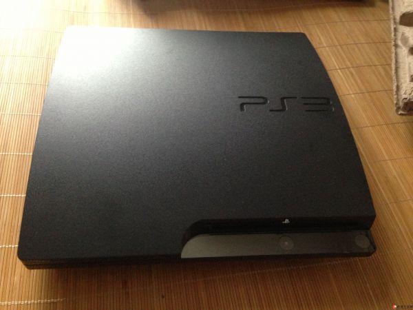 ps3软破内置320g原装双无线手柄1t硬盘配件齐全