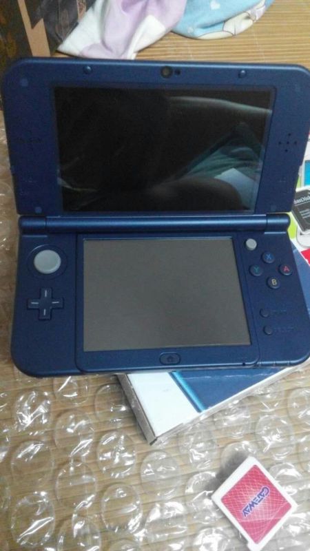 只用一个月 NEW3DSLL 蓝色 主机 已破解