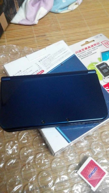 只用一个月 NEW3DSLL 蓝色 主机 已破解