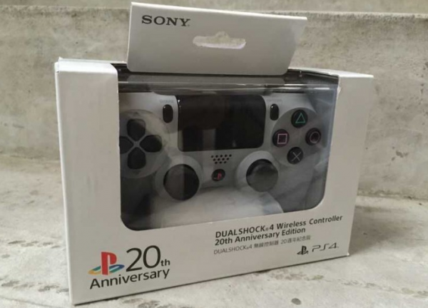 出港版9.9新PS4 20周年纪念手柄一个