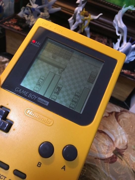 日版任天堂原装GBP黄色裸机 使用正常 按键灵敏 有卡带