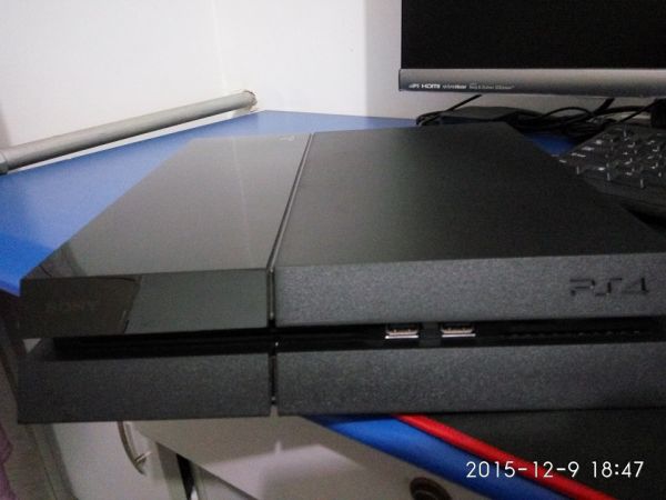 ps4港版1106A单机标配9.5新