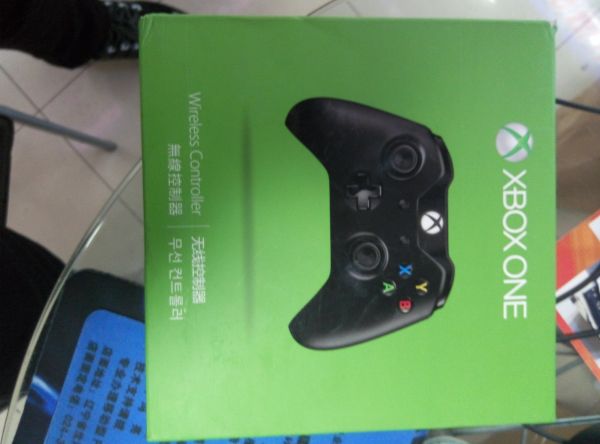 国行 Xboxone  手柄 带线的