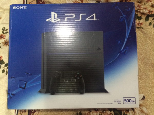 ps4主机500g黑色港版型号1206箱说全