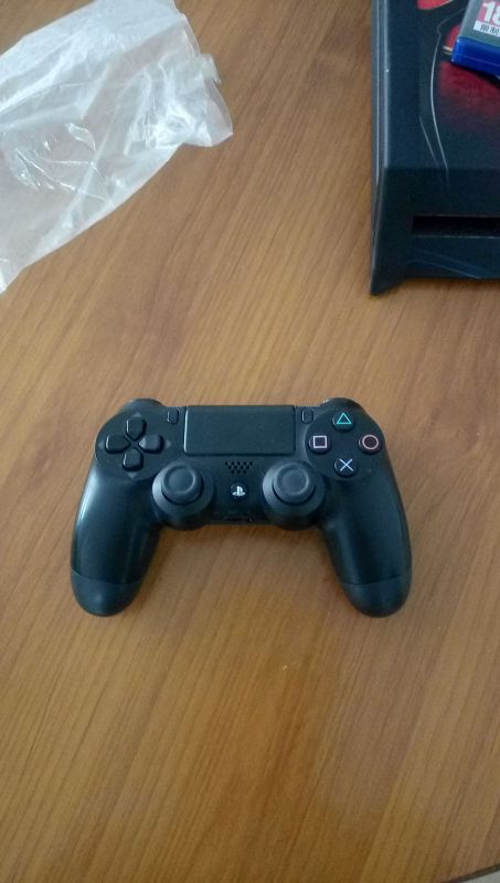 PS4，国行，苏宁购买2015年12月，标配，盒子完美，