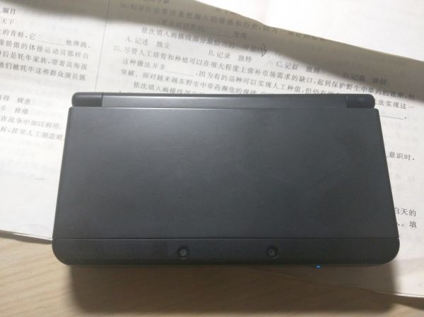 NEW3DS 新小三，无卡破解带32G卡，送包读卡器